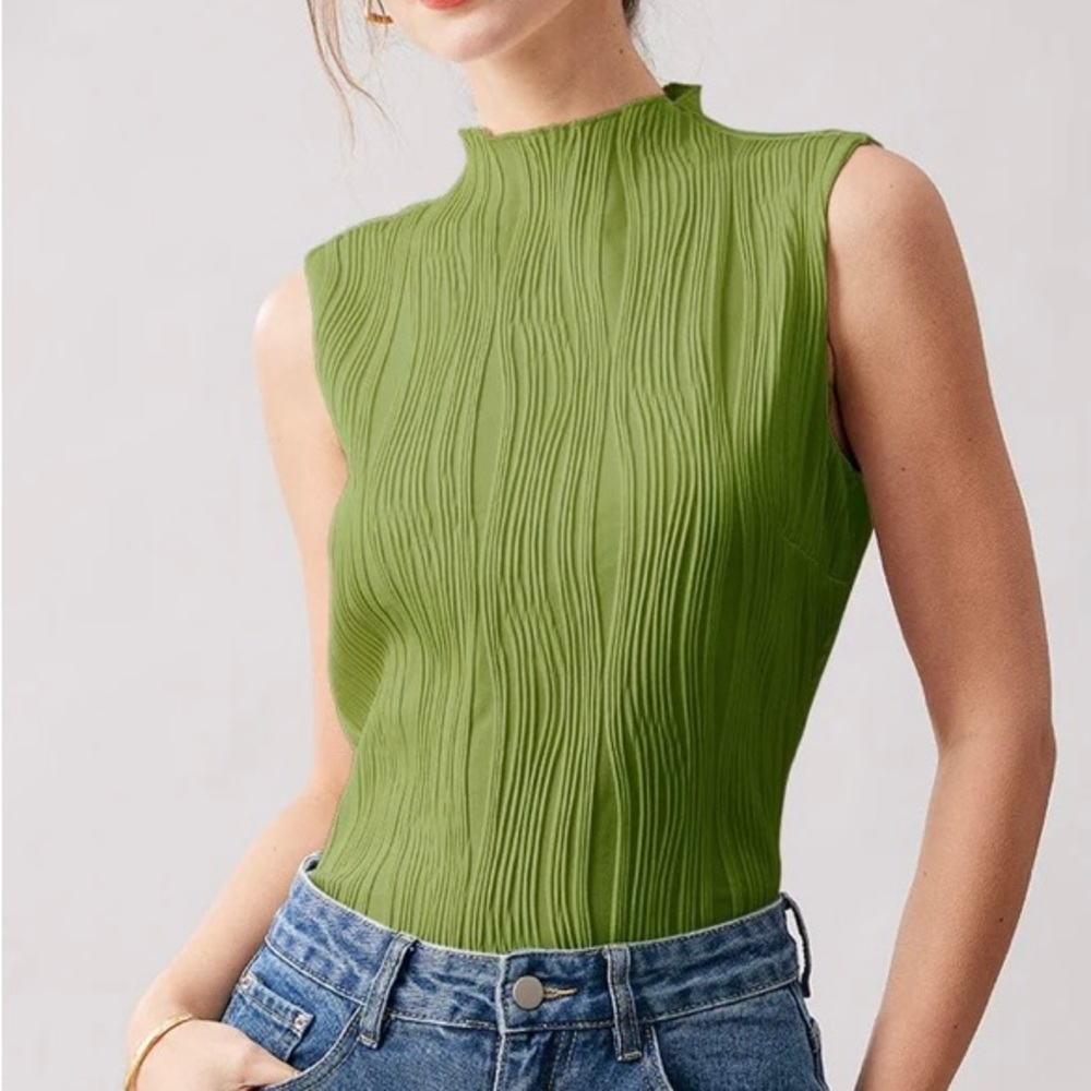 RIHOAS Green Mock Neck Ripple Tank NWT